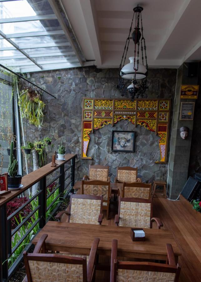 Baratha Hotel & Resto Bondowoso Exterior foto